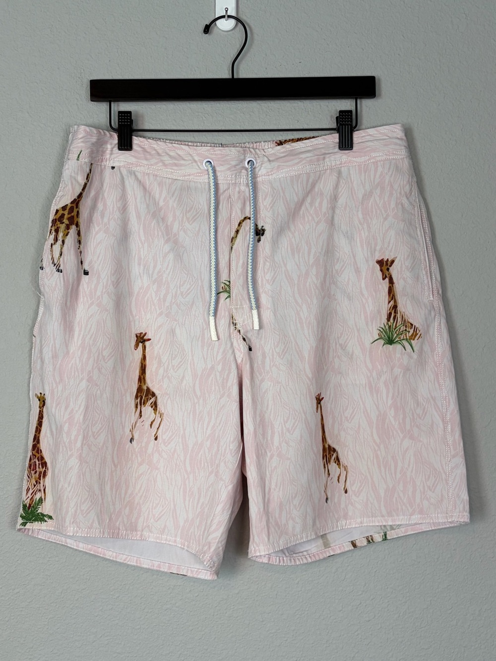 JOHNNIE-O Melville Giraffe Swim Trunks Board Shorts Dolly Pink - Size Large